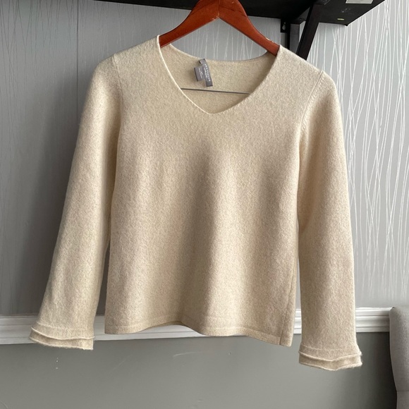 Ann Taylor Sweaters - Ann Taylor Cashmere V Neck Sweater Medium Petite